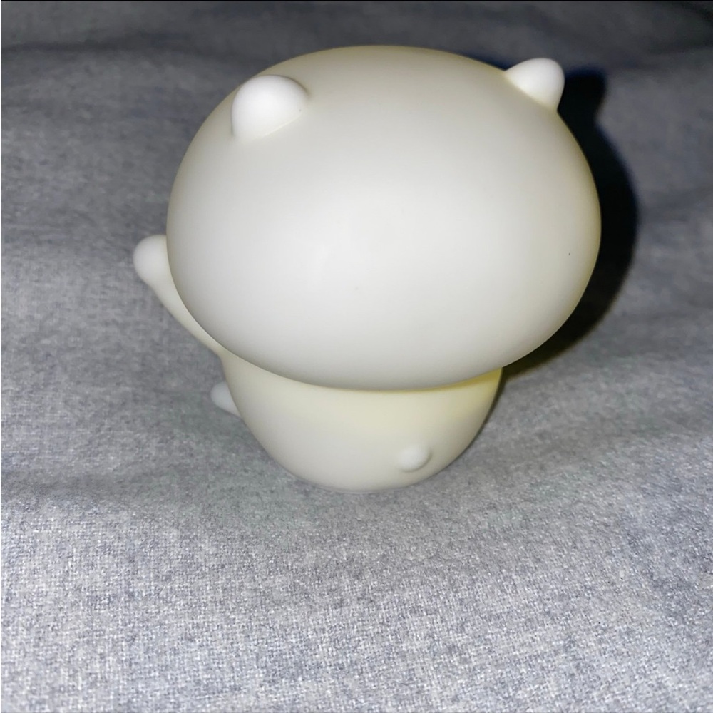 Chiikawa LED Night Light - Picture 3 of 4